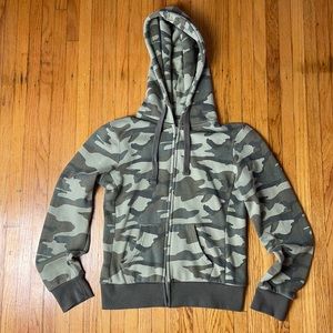 Women’s Reflex Zip Up Camo Sweater Size Medium